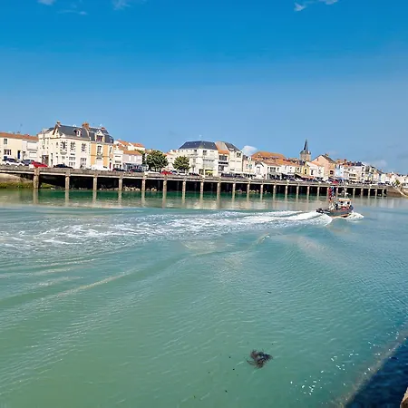 Maison Renovee T3 Au Calme, Proche Plage, Marche Et Commodites, Avec Cour Et Wifi Inclus - Fr-1-331-222
